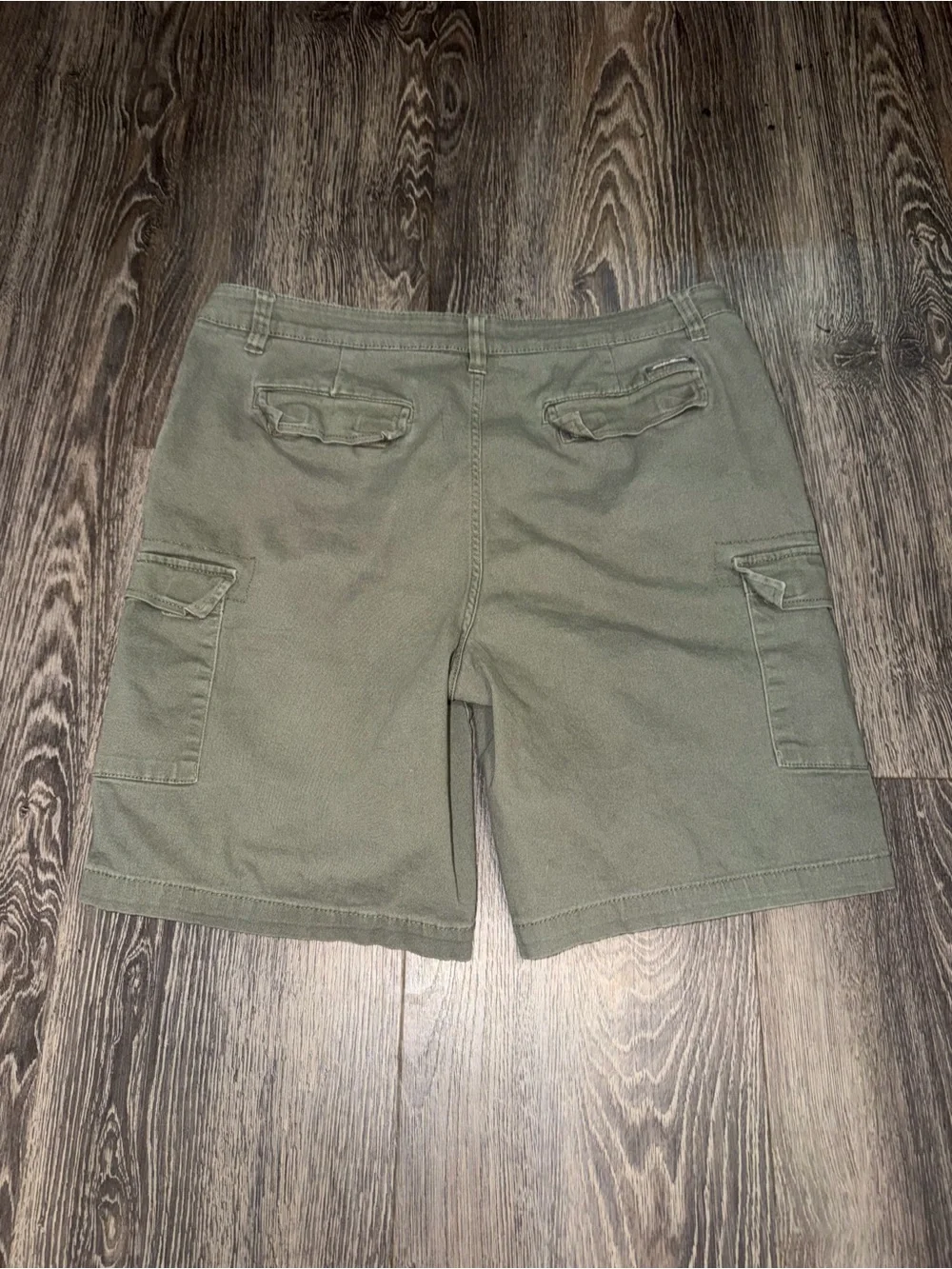 Eddie Bauer VTG olive green cargo shorts size 36